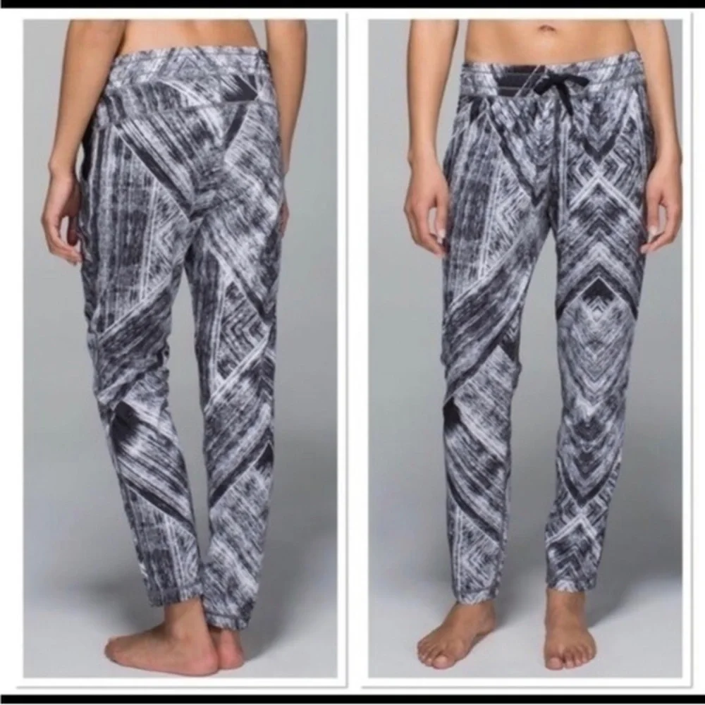 Lululemon ‎ Namaskar Pant II Heat Wave 10 - Picture 2 of 4